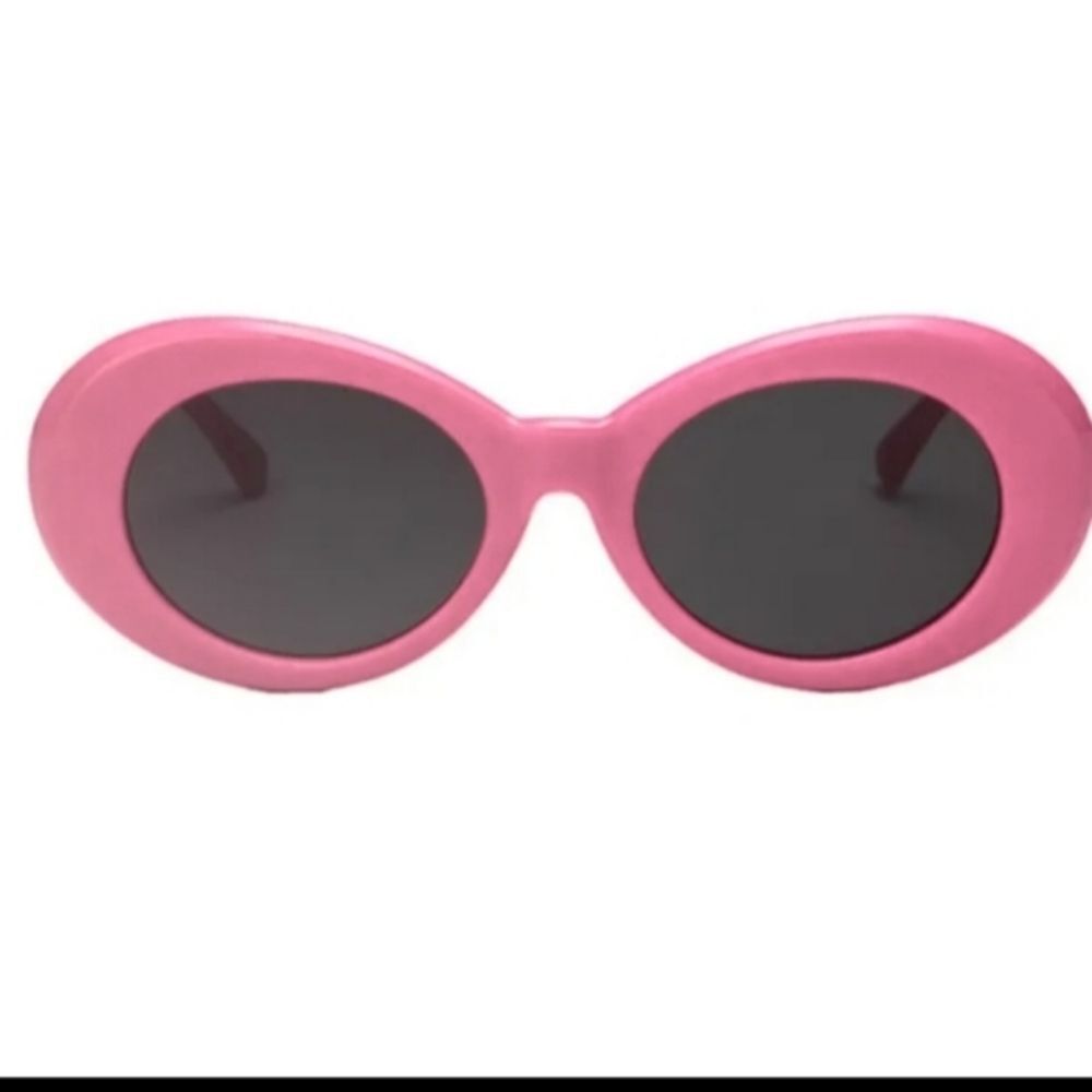 NWOT Retro Chunky Sunglasses Pink Frame Dark Lens